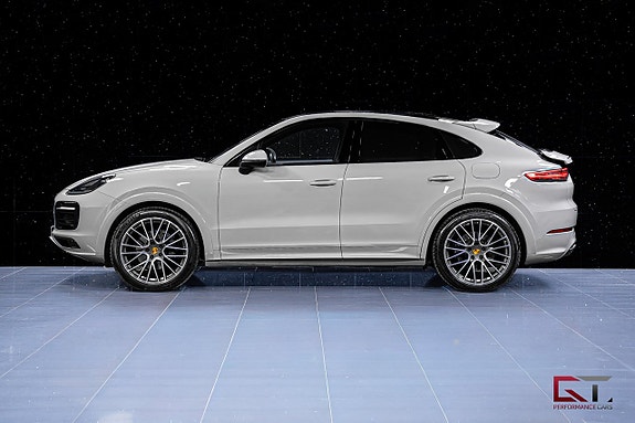 Porsche Cayenne 4 of 5
