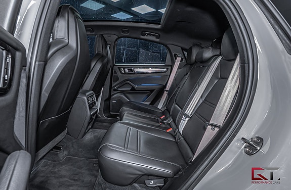 Porsche Cayenne 19 of 21