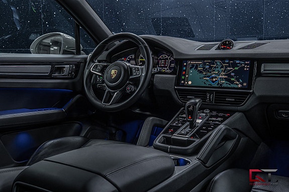 Porsche Cayenne 18 of 21
