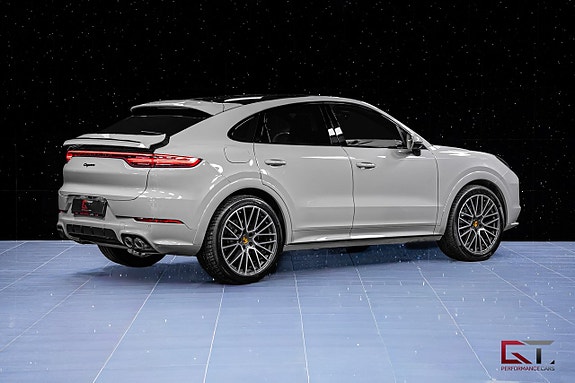 Porsche Cayenne 8 of 21