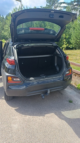 Hyundai Kona 2 of 5