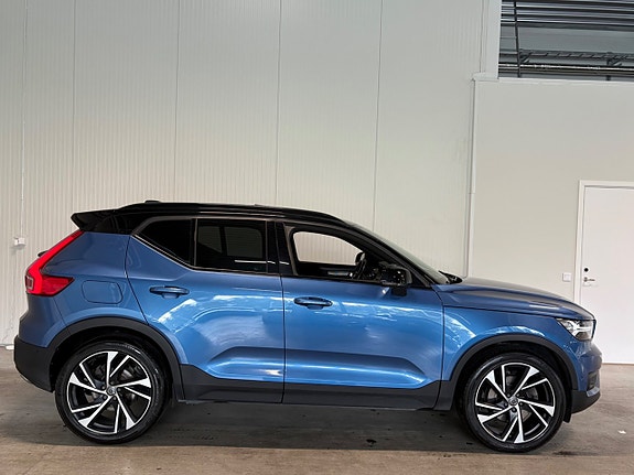 Volvo XC40 2 of 5