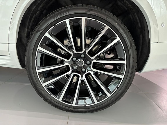 Volvo XC90 6 of 27