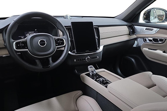 Volvo XC90 2 of 5