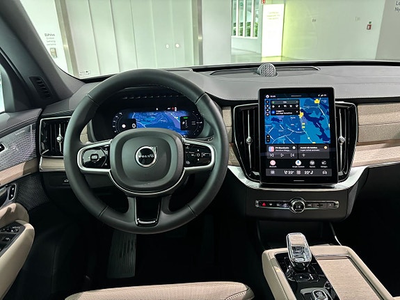 Volvo XC90 16 of 27