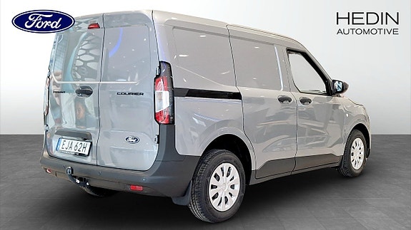 Ford Transit Courier 2 of 5