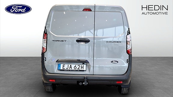 Ford Transit Courier 7 of 12