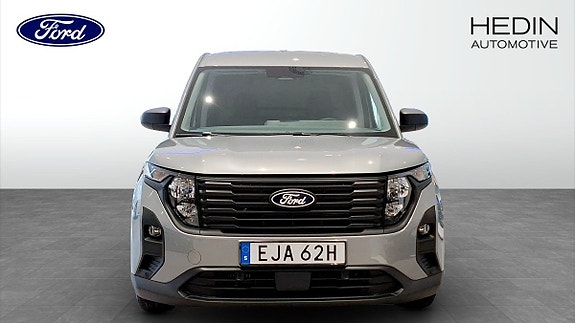Ford Transit Courier 8 of 12