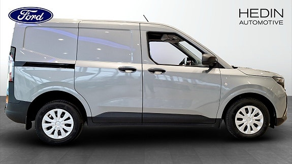 Ford Transit Courier 6 of 12