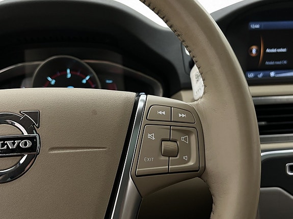 Volvo XC70 18 of 28