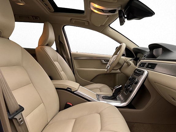 Volvo XC70 10 of 28