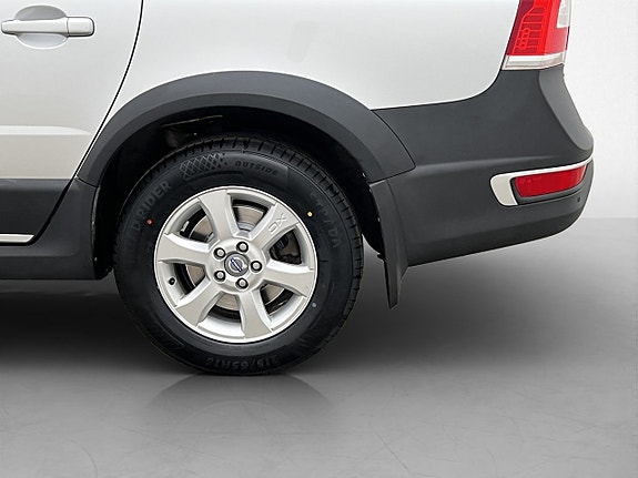 Volvo XC70 26 of 28