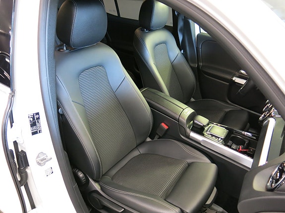 Mercedes-Benz GLB220 d 30 of 30