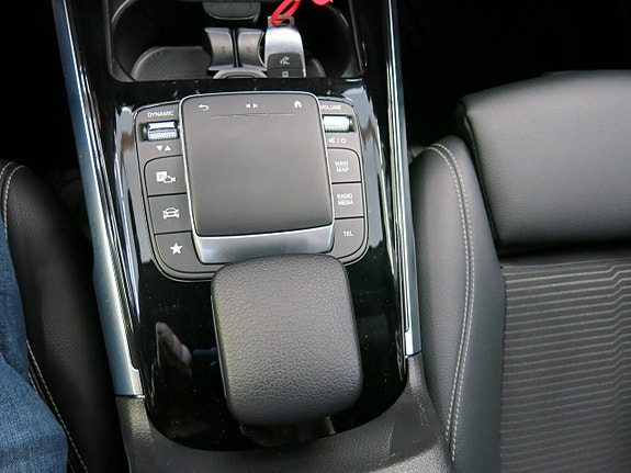 Mercedes-Benz GLB220 d 20 of 30