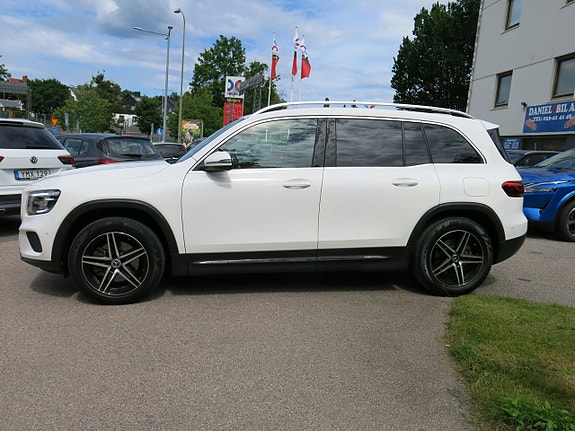 Mercedes-Benz GLB220 d 2 of 30