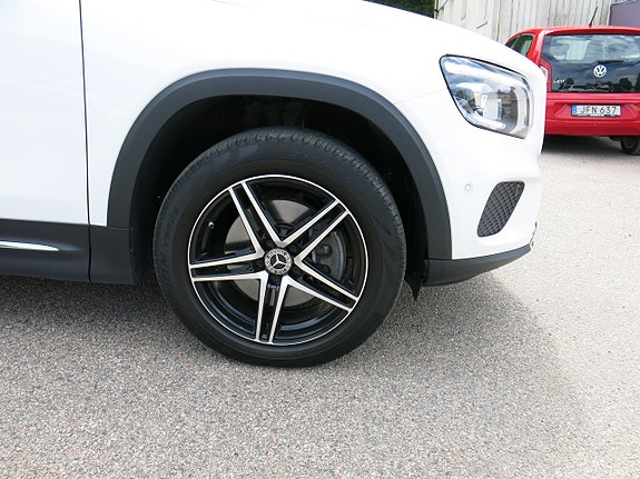 Mercedes-Benz GLB220 d 10 of 30