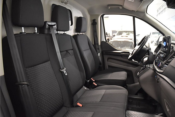 Ford Transit Custom 12 of 17