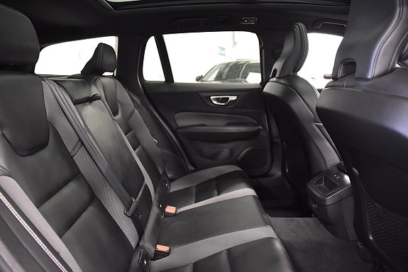 Volvo V60 14 of 30