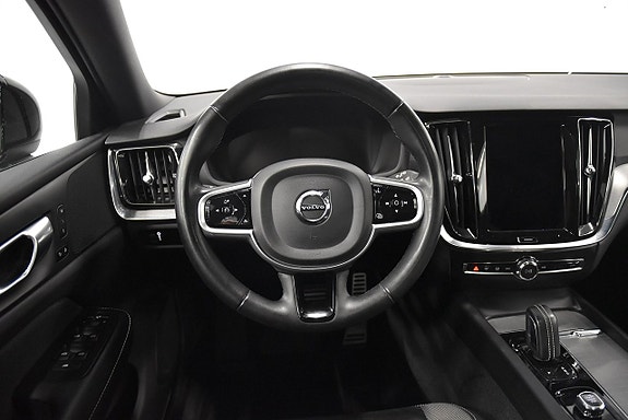 Volvo V60 2 of 30