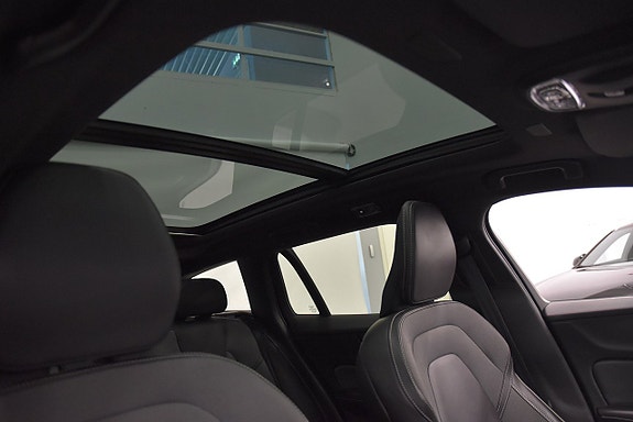 Volvo V60 13 of 30