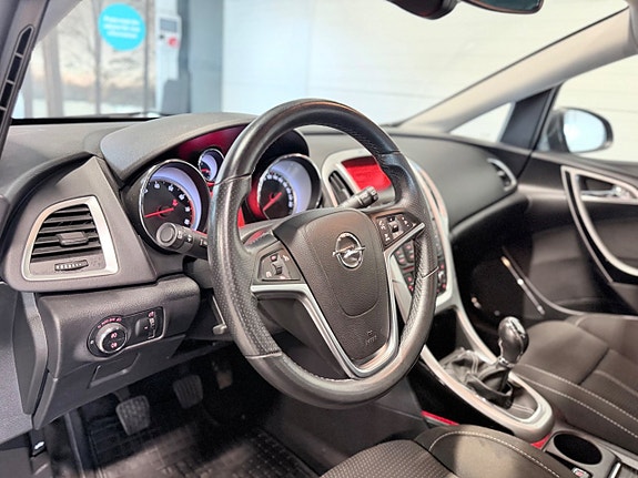 Opel Astra 10 of 15