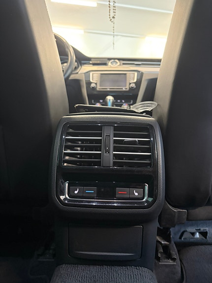 Volkswagen Passat 11 of 17
