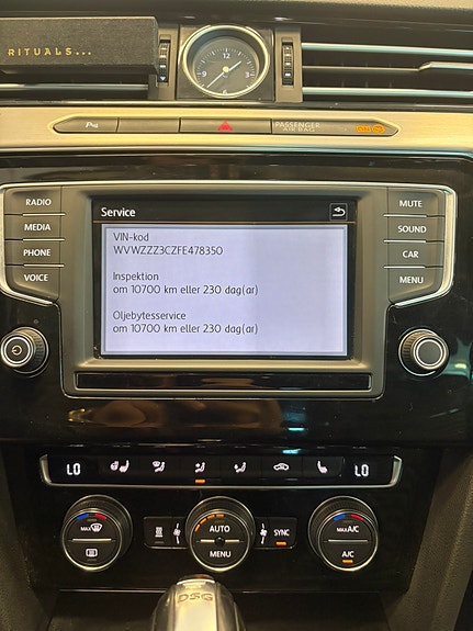 Volkswagen Passat 16 of 17