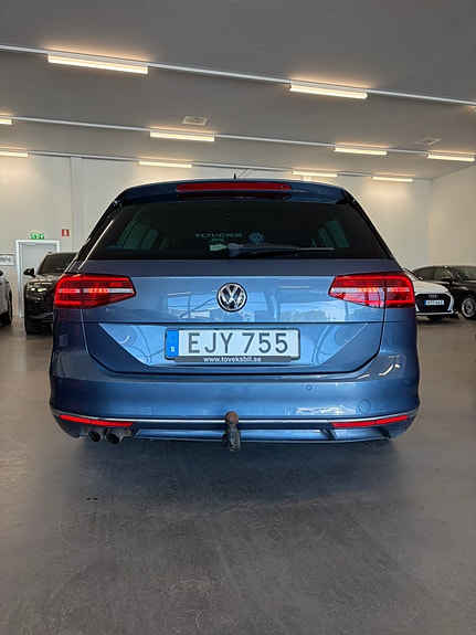 Volkswagen Passat 7 of 17