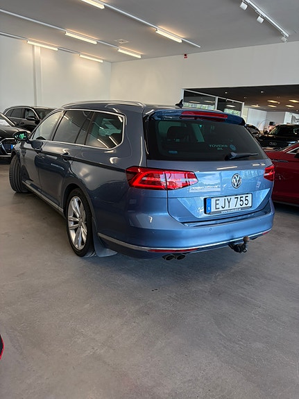 Volkswagen Passat 5 of 17