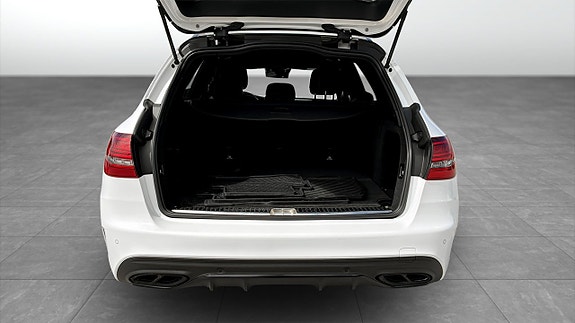 Mercedes-Benz C220 12 of 17