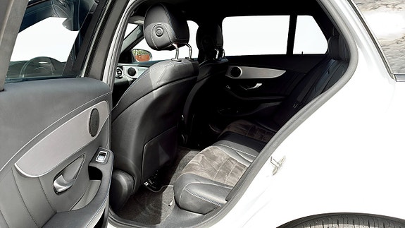 Mercedes-Benz C220 11 of 17