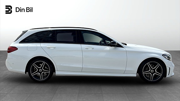 Mercedes-Benz C220 2 of 17