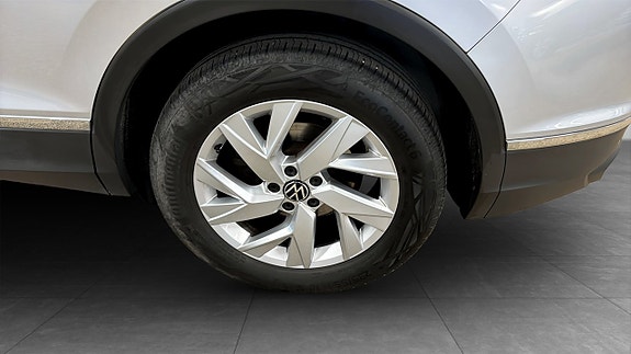 Volkswagen Tiguan 6 of 13