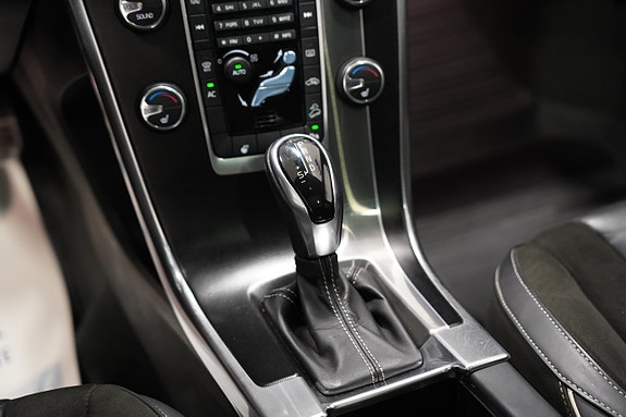 Volvo XC60 15 of 24