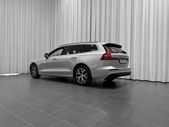 Volvo V60 4 of 5