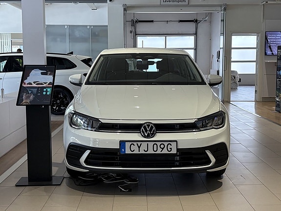 Volkswagen Polo 2 of 9