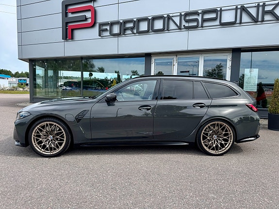 BMW M3 2 of 5