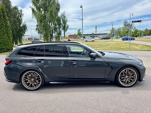 BMW M3 5 of 5