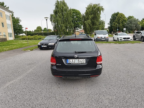 Volkswagen Golf V 2 of 4