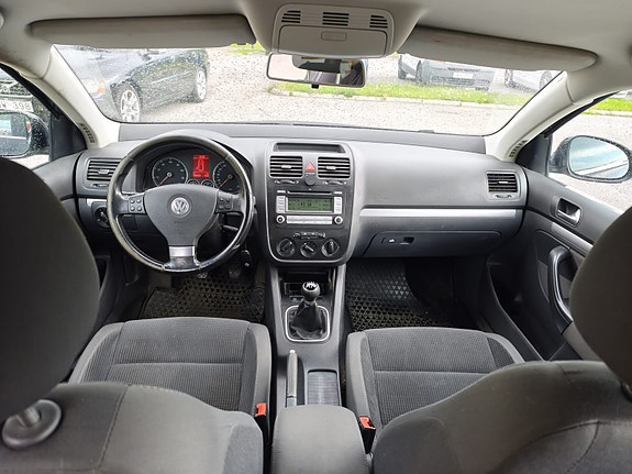 Volkswagen Golf V 3 of 4