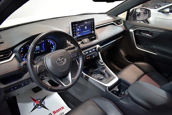 Toyota RAV4 9 of 29