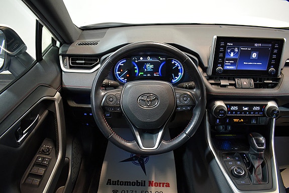 Toyota RAV4 11 of 29