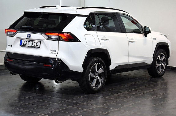 Toyota RAV4 7 of 29