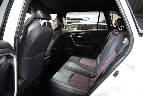 Toyota RAV4 26 of 29