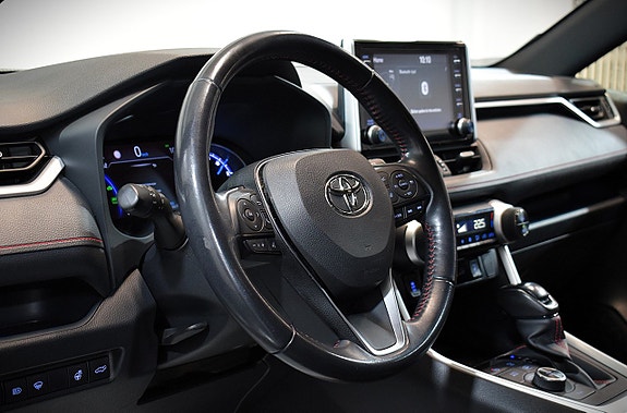 Toyota RAV4 10 of 29