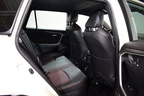 Toyota RAV4 25 of 29