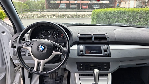 BMW X5 4 of 5