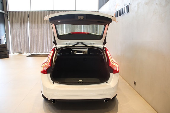 Volvo V60 5 of 5