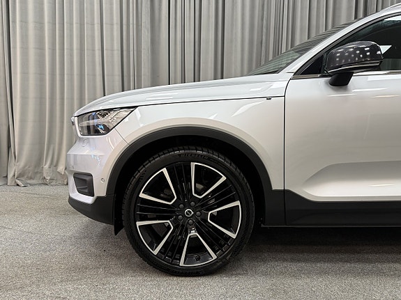 Volvo XC40 4 of 5