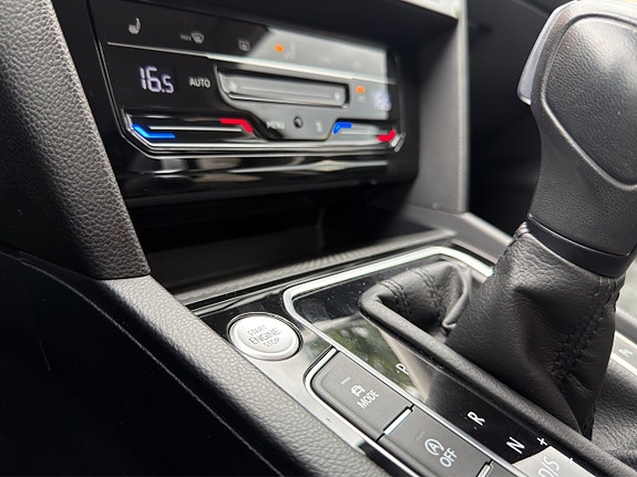 Volkswagen Passat 15 of 17